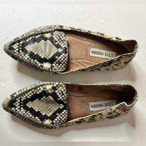 Steve Madden Snakeskin Print Pointed Toe Flats | Approx. Size 7